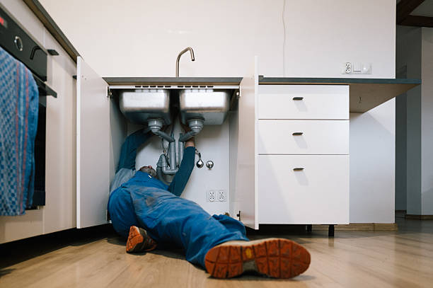 Professional Emergency Plumber technician working in Noble, MO